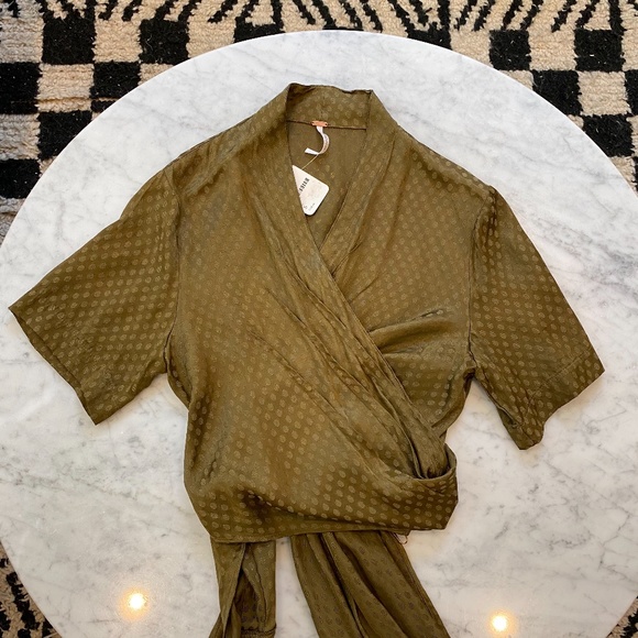 NWT Free People Silky Wrap Crop Top S - Picture 3 of 4
